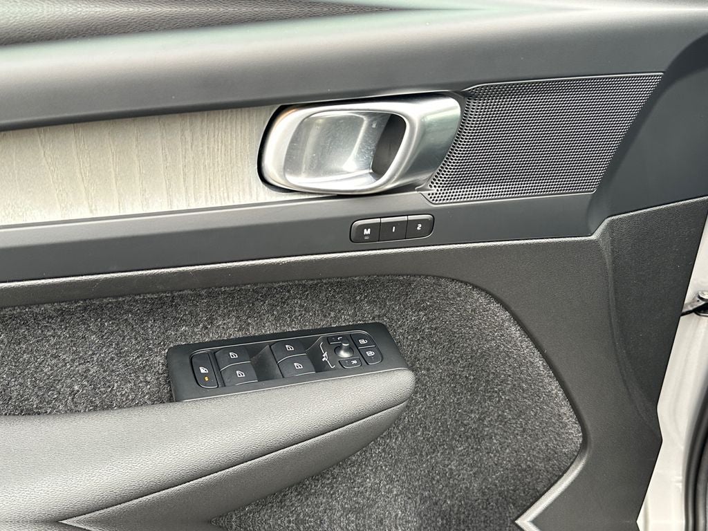 2025 Volvo XC40 B5 Core Volvo Certified