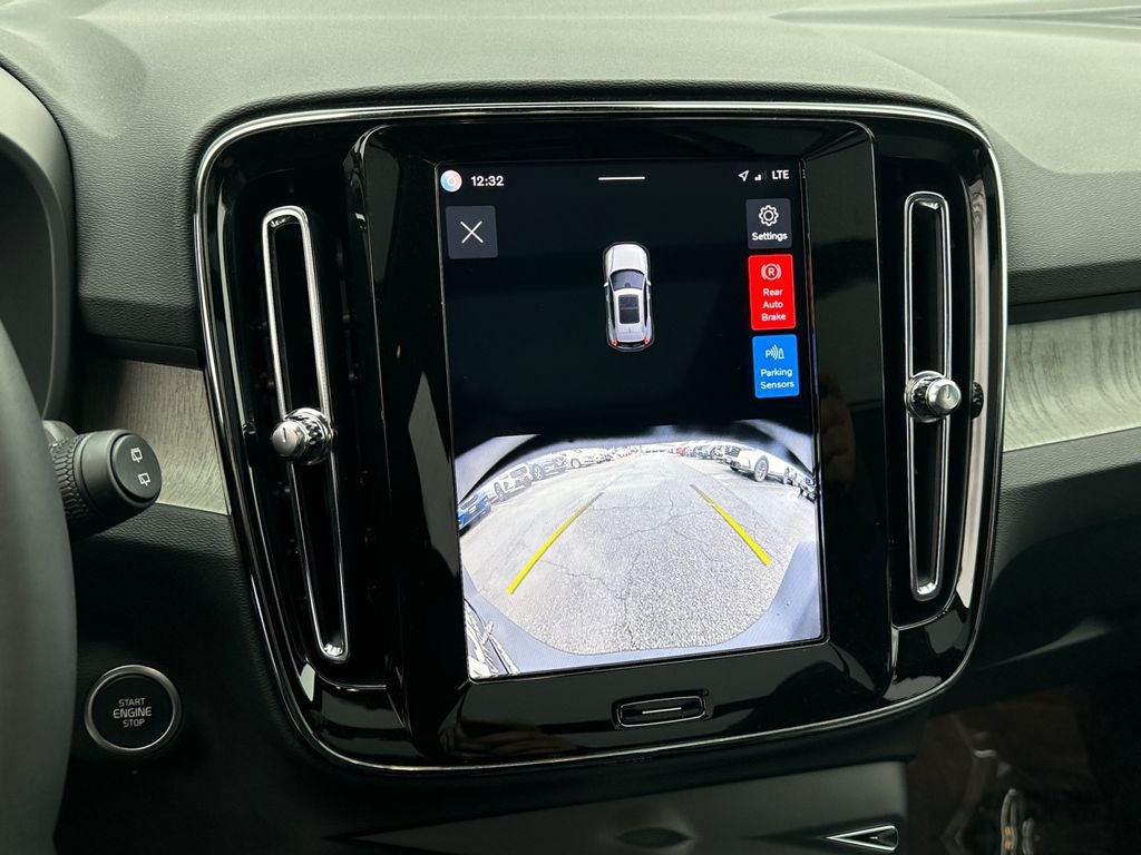 2025 Volvo XC40 B5 Core Volvo Certified