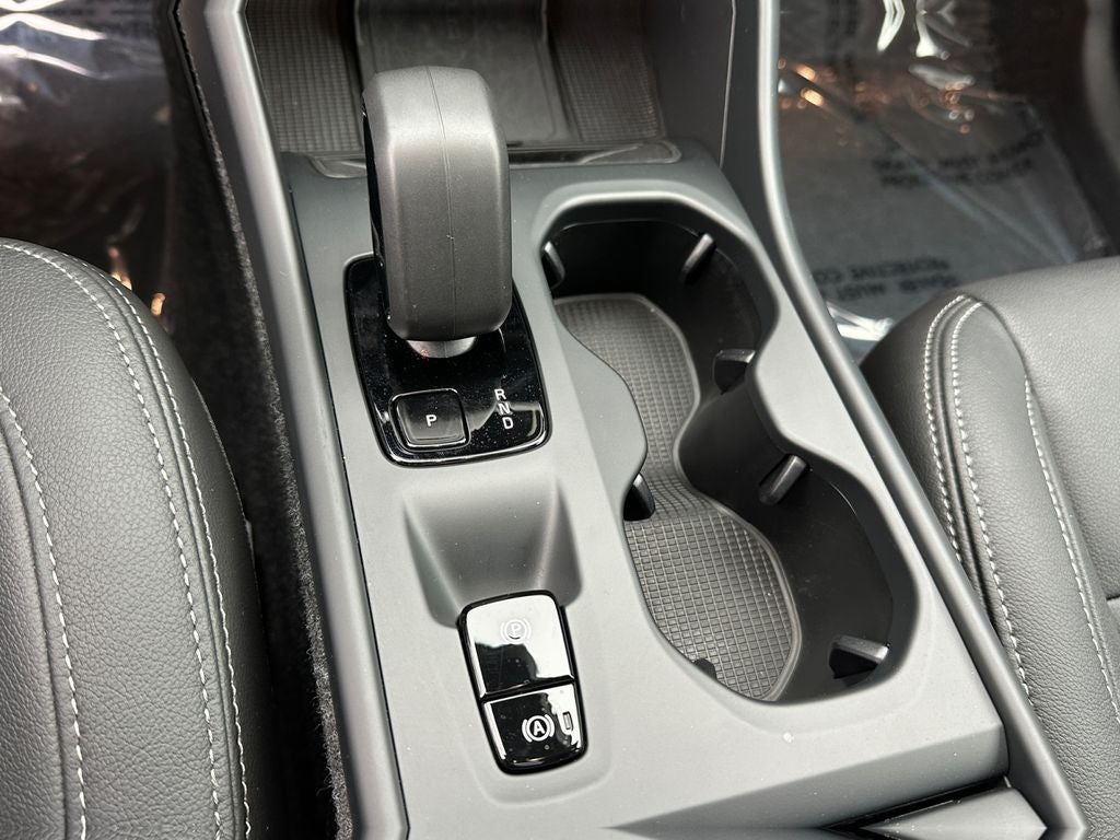 2025 Volvo XC40 B5 Core Volvo Certified