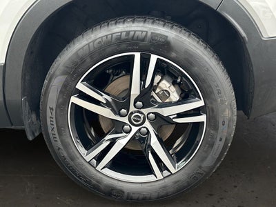 2025 Volvo XC40 B5 Core Volvo Certified