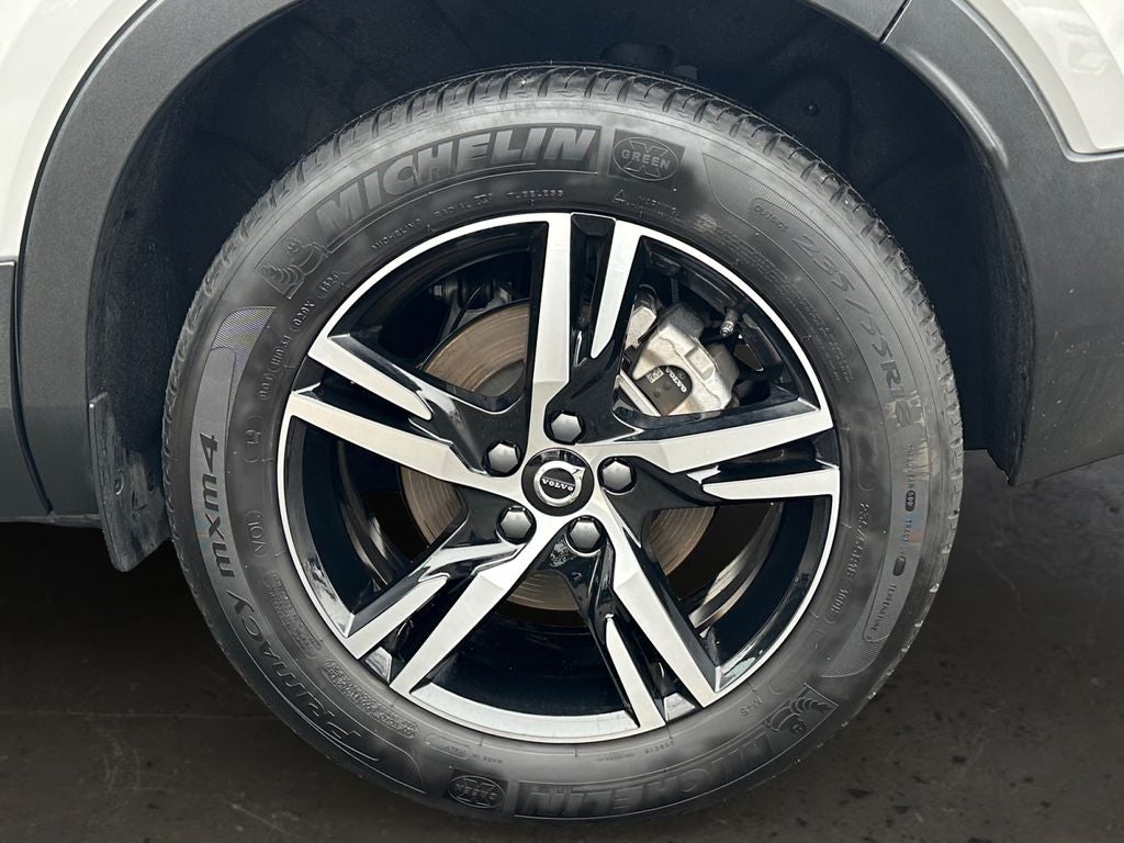 2025 Volvo XC40 B5 Core Volvo Certified