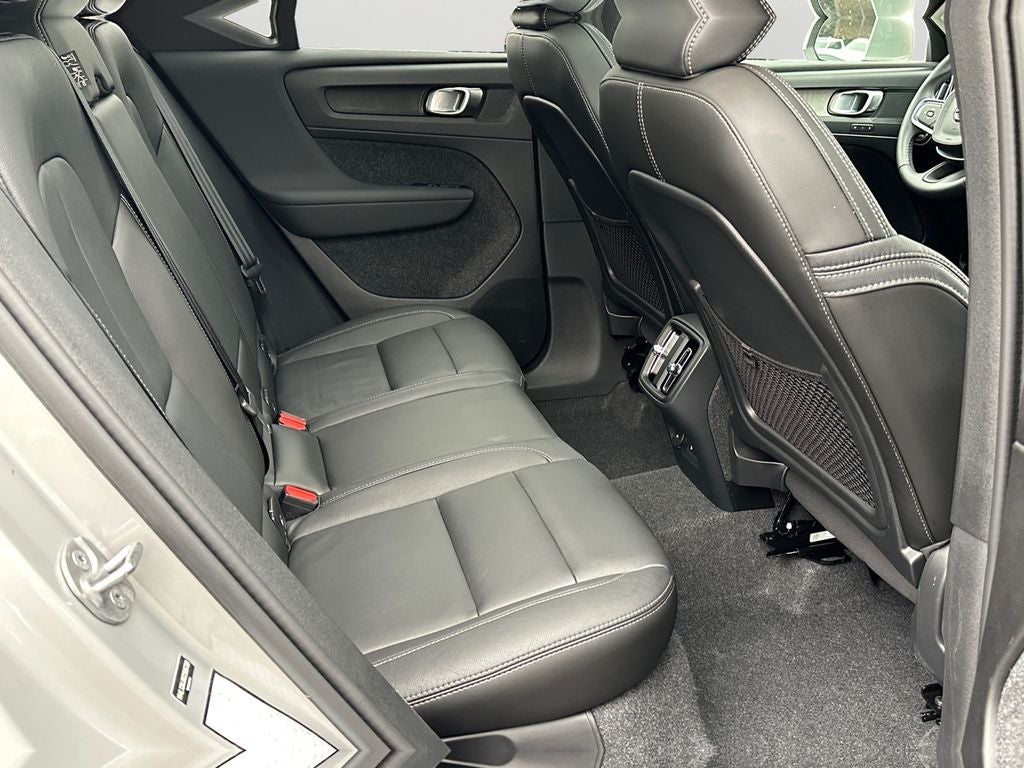 2025 Volvo XC40 B5 Core Volvo Certified