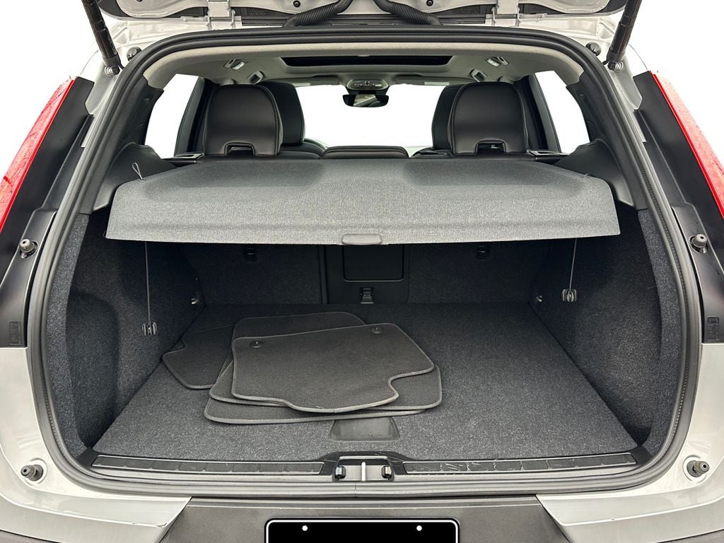 2025 Volvo XC40 B5 Core Volvo Certified