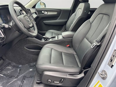 2025 Volvo XC40 B5 Core Volvo Certified