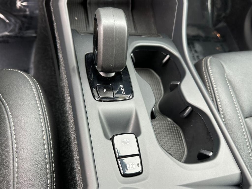 2025 Volvo XC40 B5 Core Volvo Certified