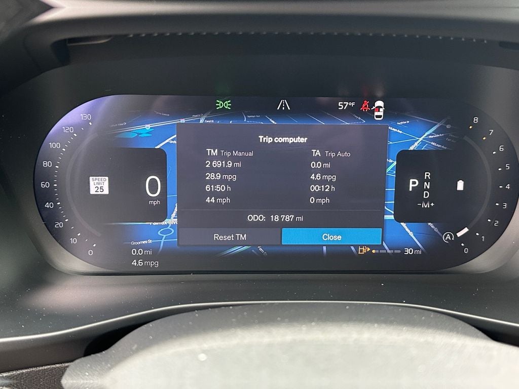 2025 Volvo XC40 B5 Core Volvo Certified