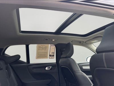 2025 Volvo XC40 B5 Core Volvo Certified