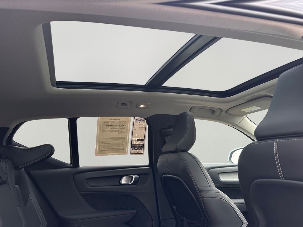 2025 Volvo XC40 B5 Core Volvo Certified