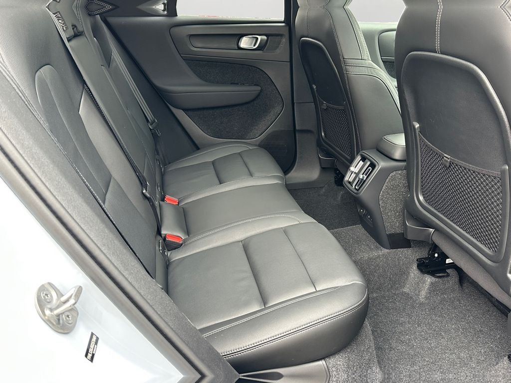 2025 Volvo XC40 B5 Core Volvo Certified
