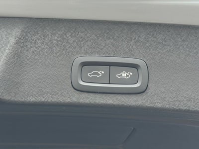 2025 Volvo XC40 B5 Core Volvo Certified