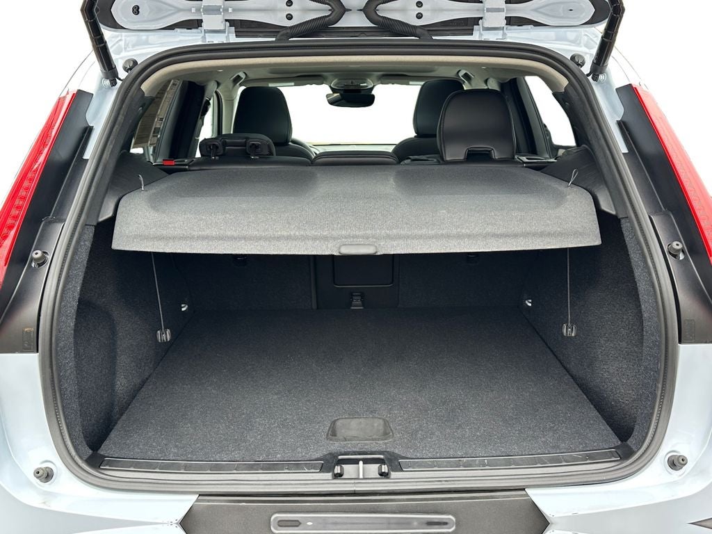 2025 Volvo XC40 B5 Core Volvo Certified