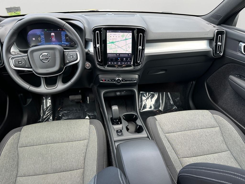 2025 Volvo XC40 B5 Core Volvo Certified
