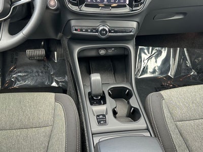 2025 Volvo XC40 B5 Core Volvo Certified