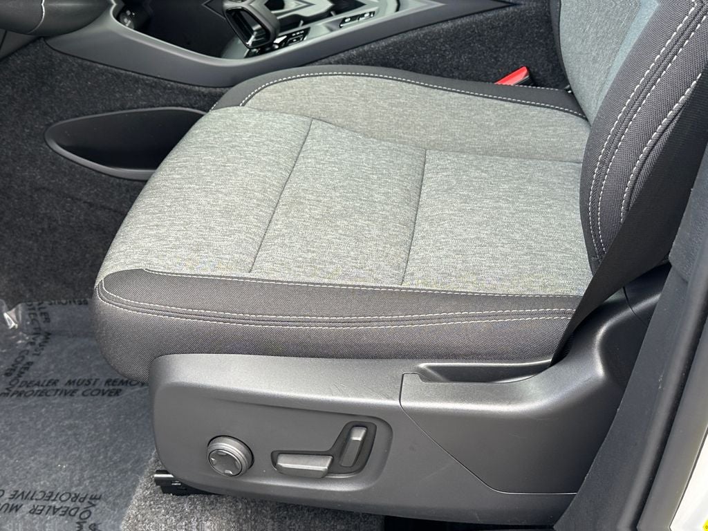 2025 Volvo XC40 B5 Core Volvo Certified