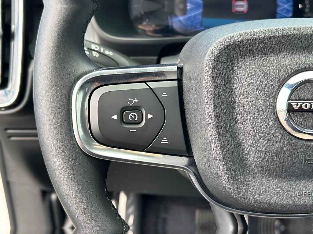 2025 Volvo XC40 B5 Core Volvo Certified
