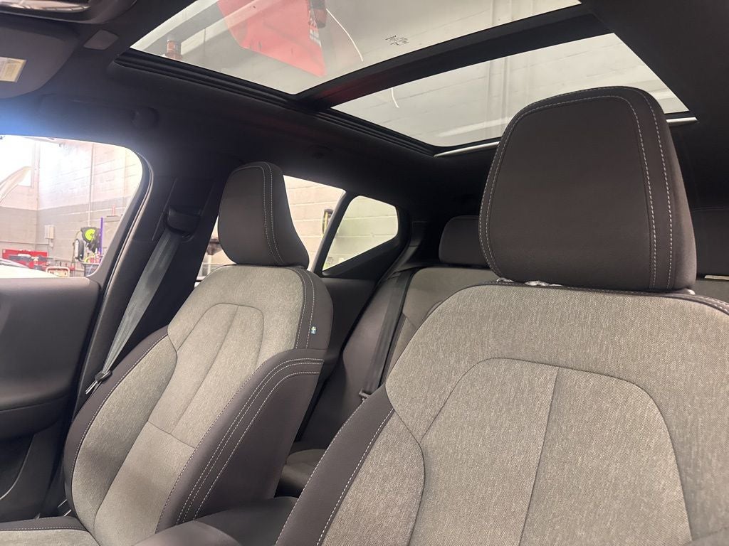 2025 Volvo XC40 B5 Core Volvo Certified