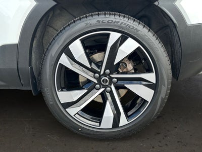 2025 Volvo XC40 B5 Core Volvo Certified