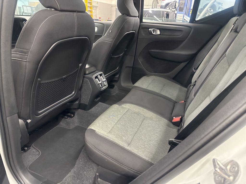 2025 Volvo XC40 B5 Core Volvo Certified