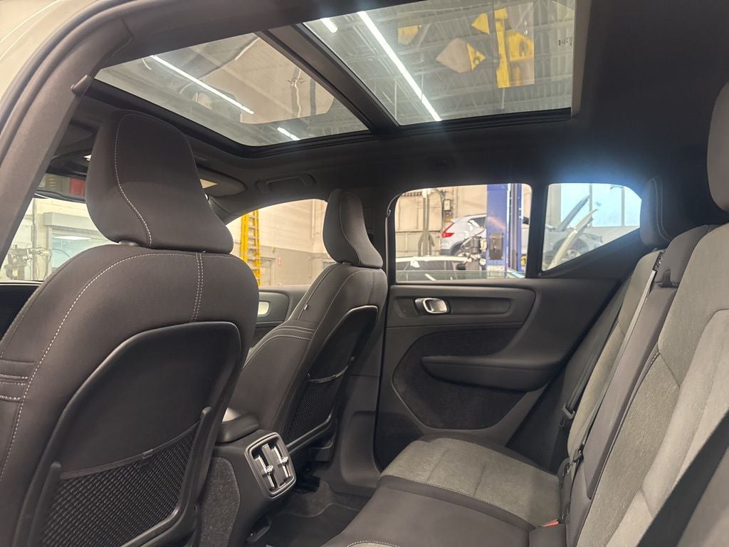 2025 Volvo XC40 B5 Core Volvo Certified