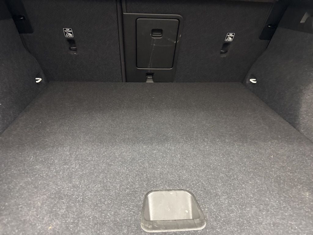 2025 Volvo XC40 B5 Core Volvo Certified