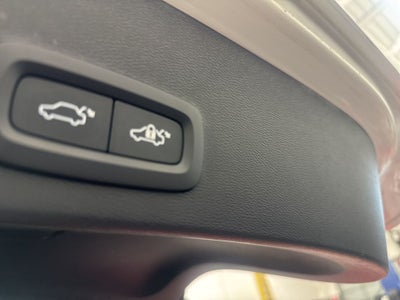 2025 Volvo XC40 B5 Core Volvo Certified