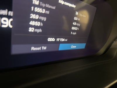 2025 Volvo XC40 B5 Core Volvo Certified