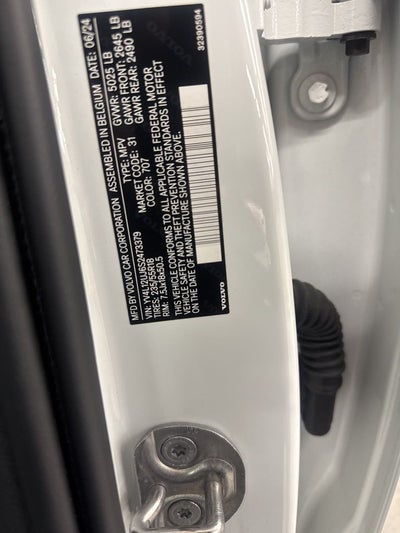 2025 Volvo XC40 B5 Core Volvo Certified