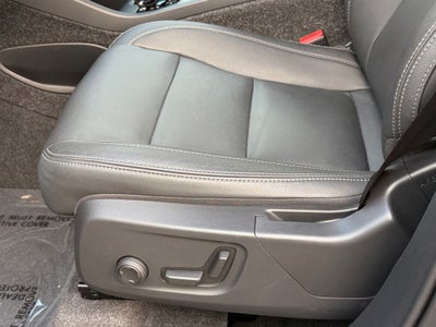 2025 Volvo XC40 B5 Core