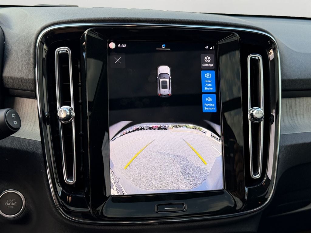 2025 Volvo XC40 B5 Core