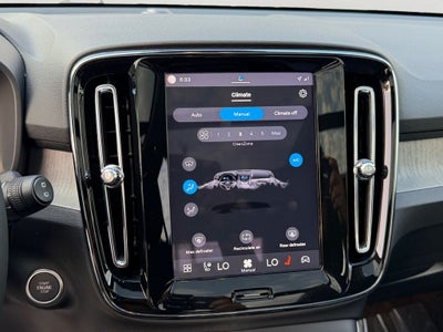 2025 Volvo XC40 B5 Core