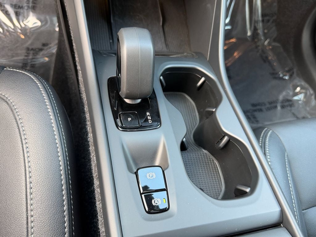 2025 Volvo XC40 B5 Core