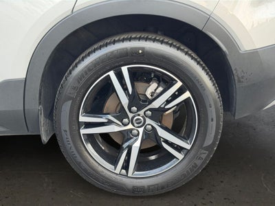 2025 Volvo XC40 B5 Core