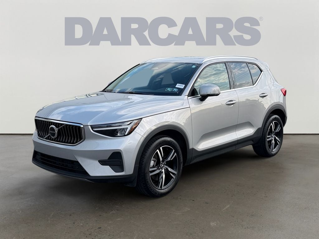 2025 Volvo XC40 B5 Core