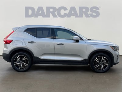 2025 Volvo XC40 B5 Core
