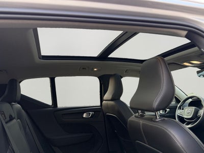 2025 Volvo XC40 B5 Core