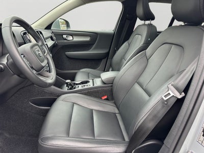 2025 Volvo XC40 B5 Core Volvo Certified