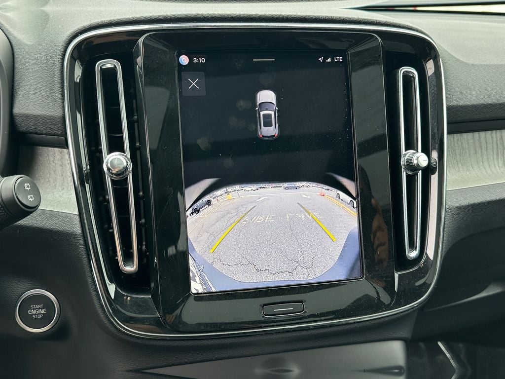 2025 Volvo XC40 B5 Core Volvo Certified