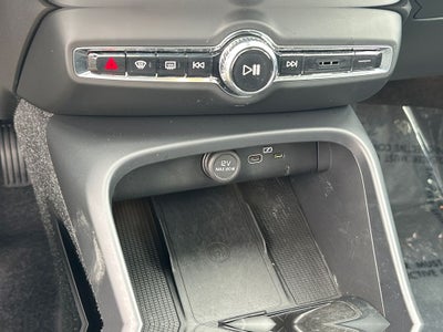 2025 Volvo XC40 B5 Core Volvo Certified