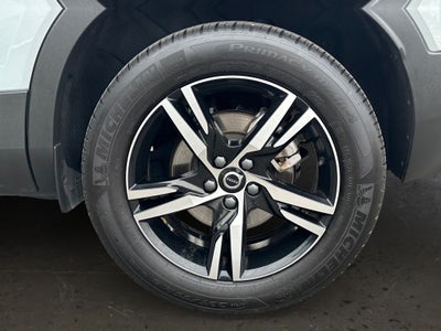 2025 Volvo XC40 B5 Core Volvo Certified