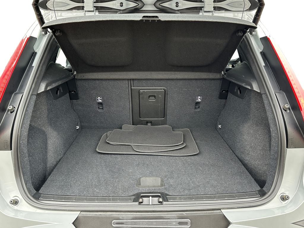 2025 Volvo XC40 B5 Core Volvo Certified