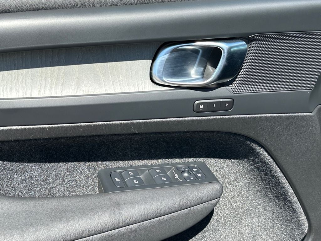 2025 Volvo XC40 B5 Core Volvo Certified