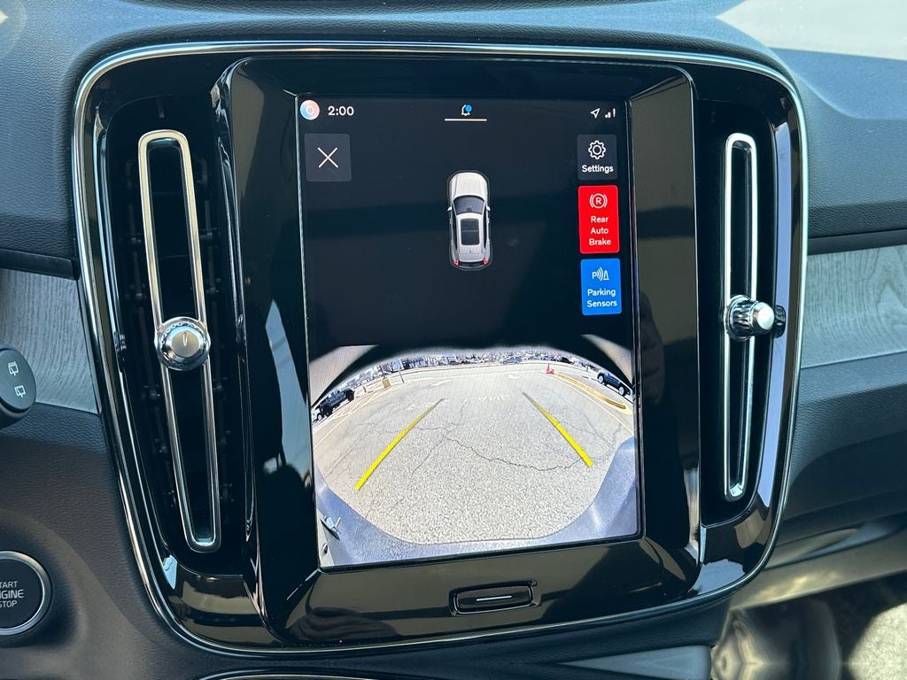 2025 Volvo XC40 B5 Core Volvo Certified