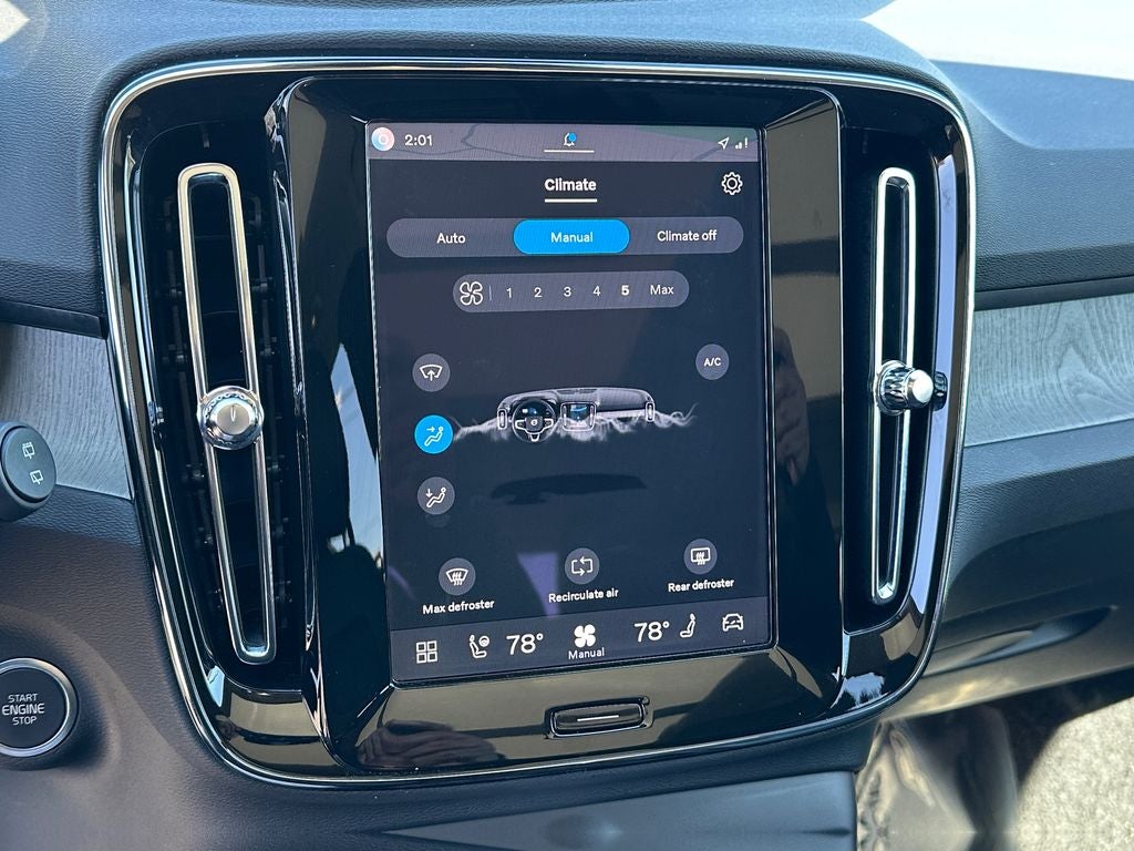 2025 Volvo XC40 B5 Core Volvo Certified