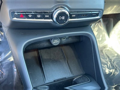 2025 Volvo XC40 B5 Core Volvo Certified