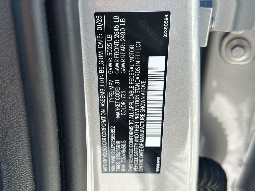 2025 Volvo XC40 B5 Core Volvo Certified