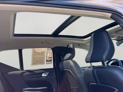 2025 Volvo XC40 B5 Core Volvo Certified