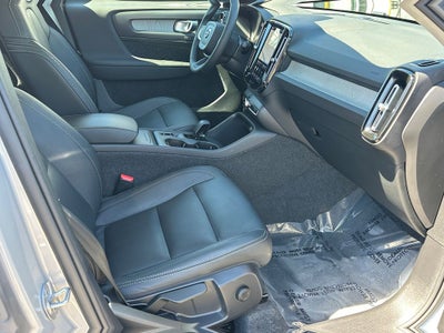 2025 Volvo XC40 B5 Core Volvo Certified