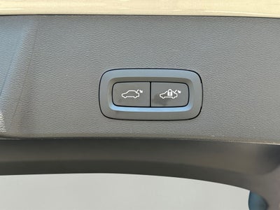 2025 Volvo XC40 B5 Core Volvo Certified