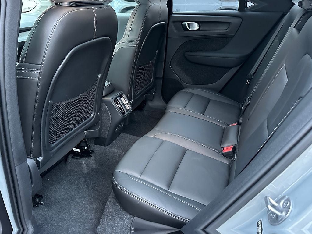 2025 Volvo XC40 B5 Core Volvo Certified