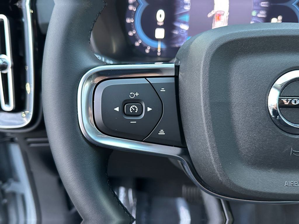 2025 Volvo XC40 B5 Core Volvo Certified